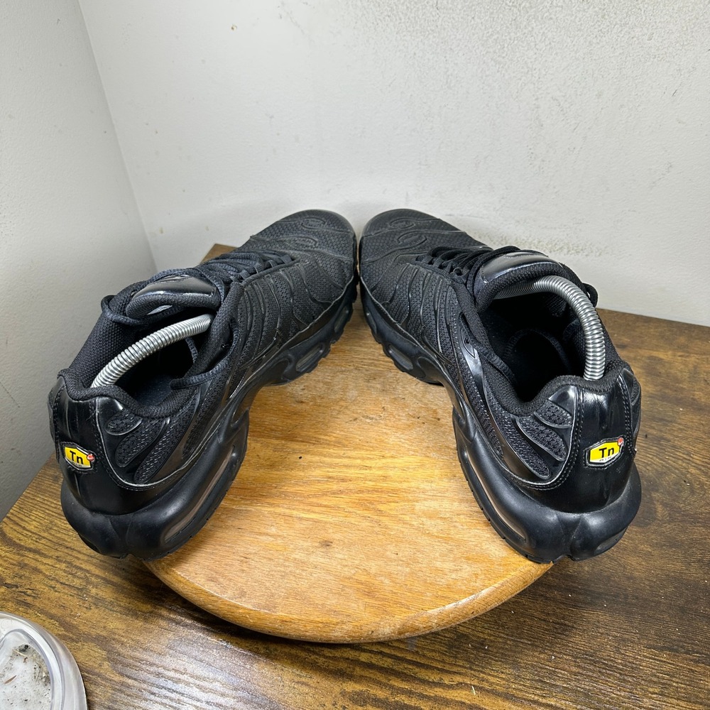 Nike Air Max Plus TN Triple Black Mens Running Shoes 604133-050 Size 12 Sneaker - Picture 5 of 8